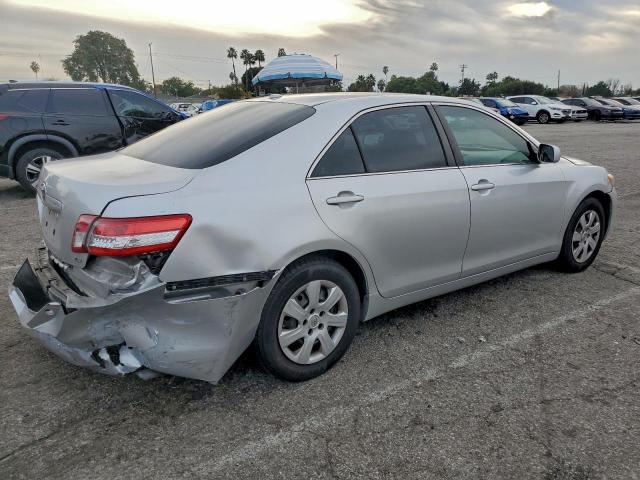 Toyota Camry Base Image 4