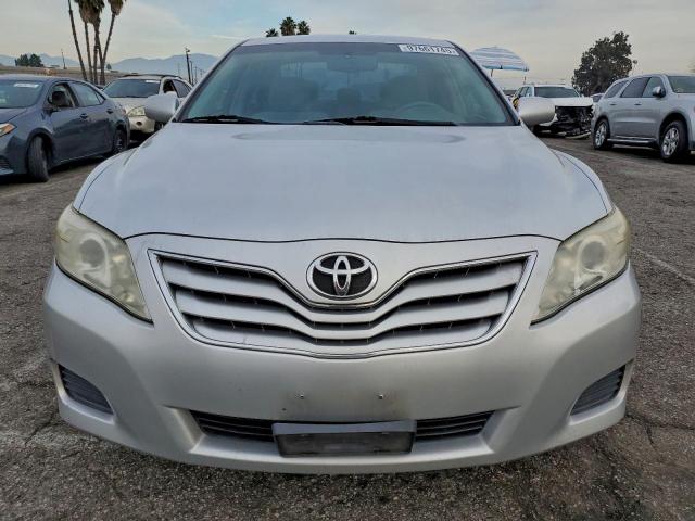 Toyota Camry Base Image 6