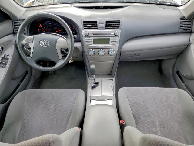 Toyota Camry Base Image 12
