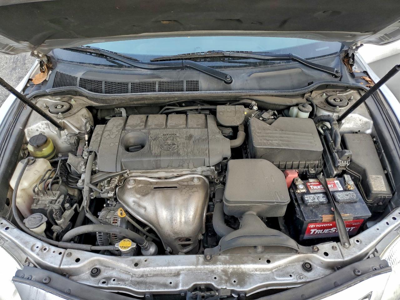 Toyota Camry Base Image 3