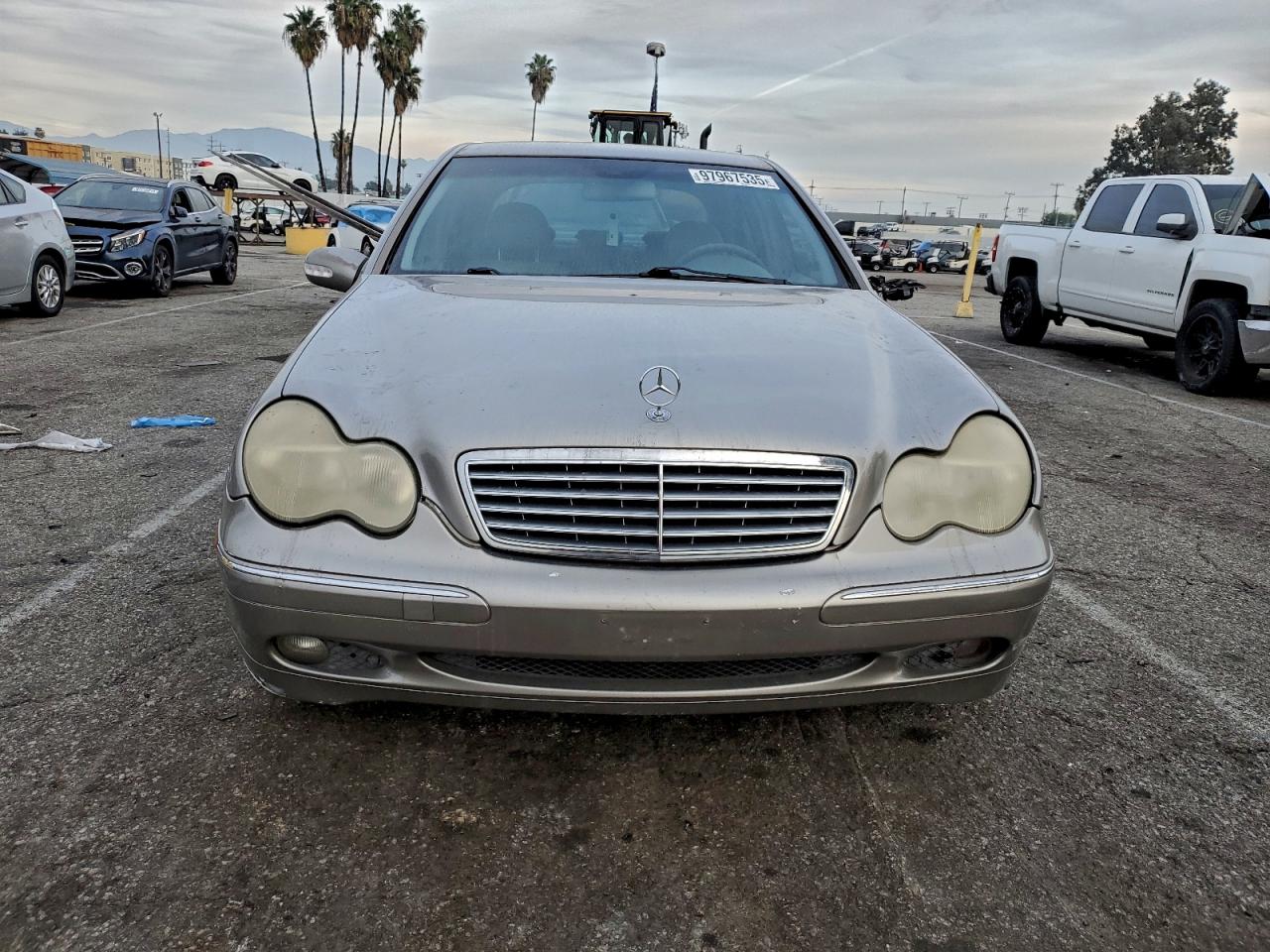 Mercedes-Benz C-Class 240 Image 5