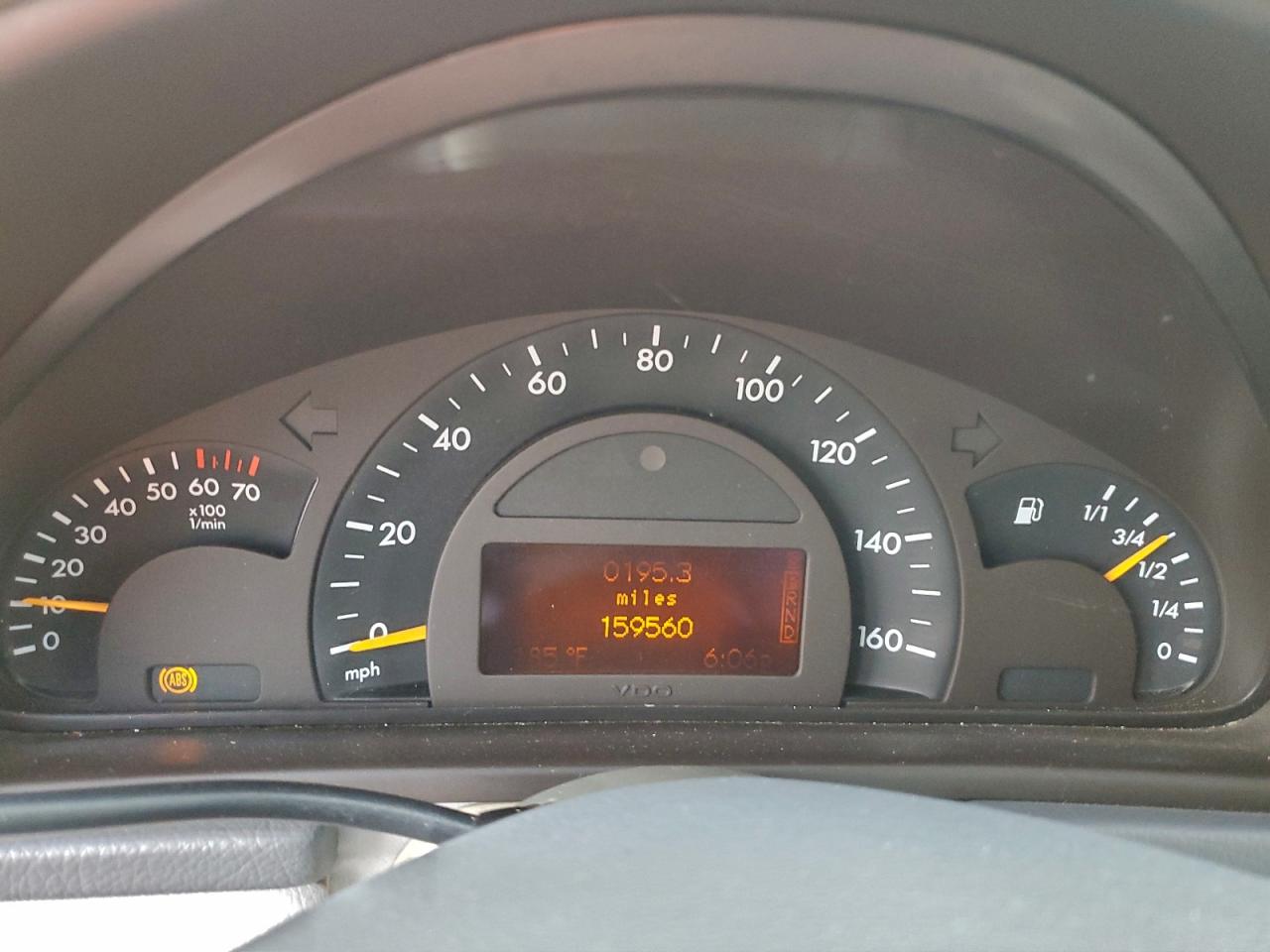 Mercedes-Benz C-Class 240 Image 4