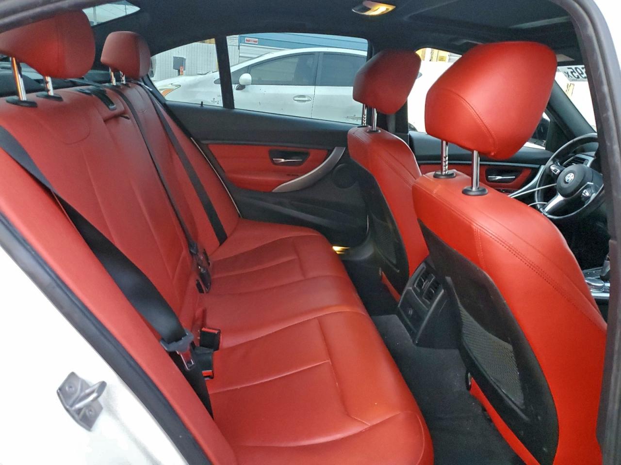 BMW 3 Series I Image 10