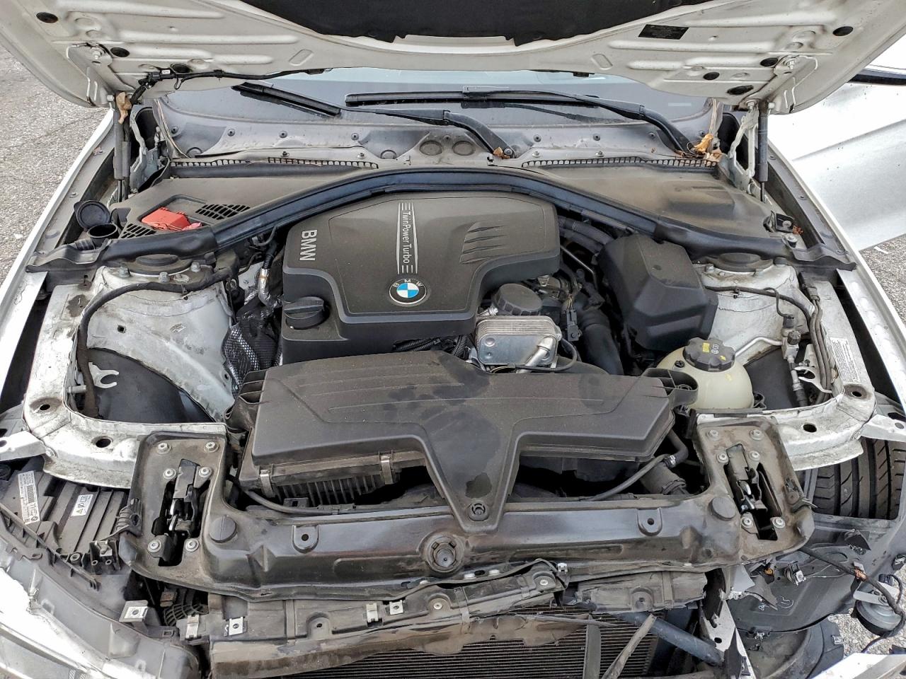 BMW 3 Series I Image 12