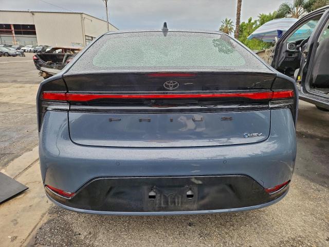Toyota Prius Le Image 6