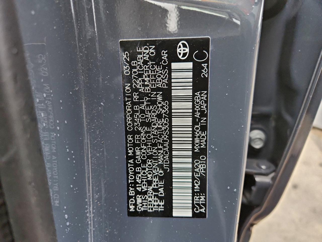 Toyota Prius Le Image 8