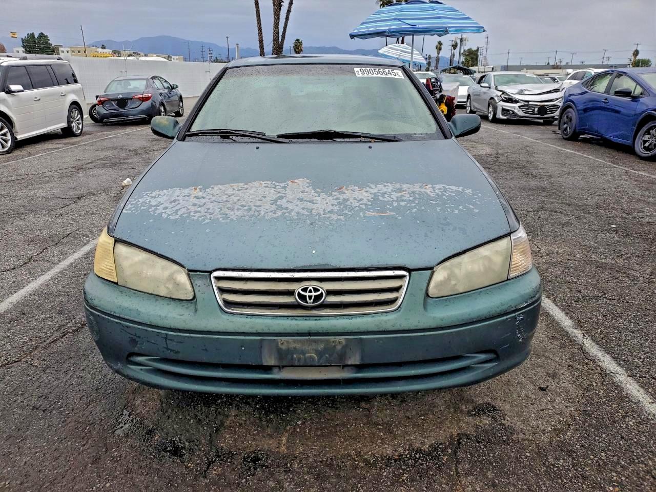 Toyota Camry Ce Image 9