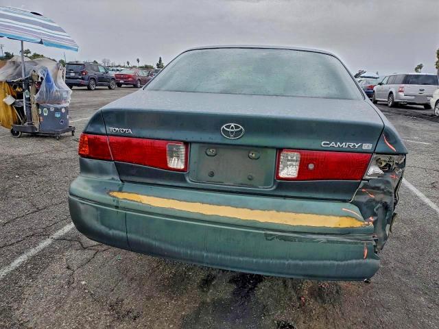 Toyota Camry Ce Image 10