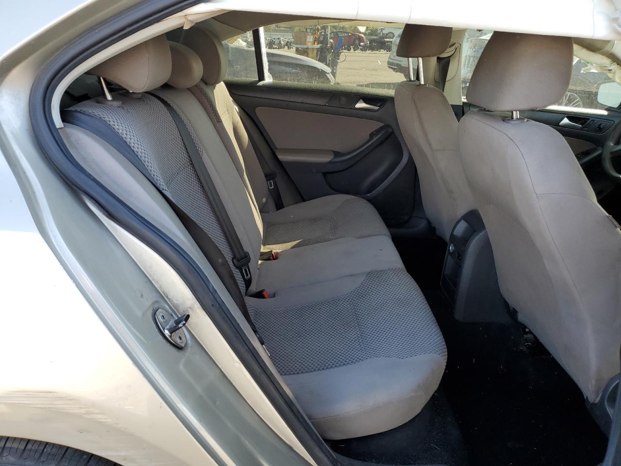 Volkswagen Jetta Base Image 7