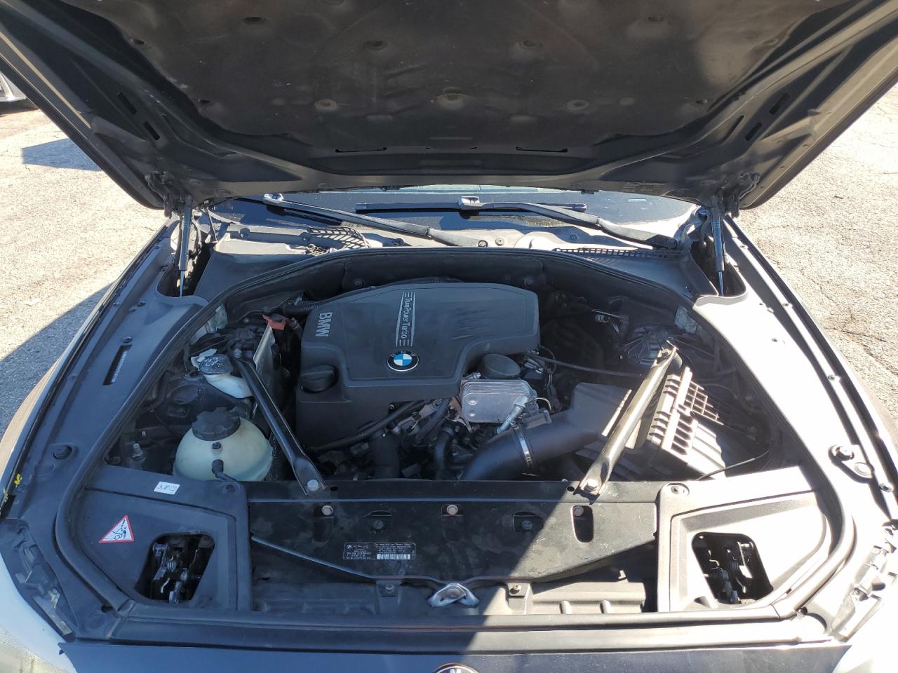 BMW 5 Series I Image 3