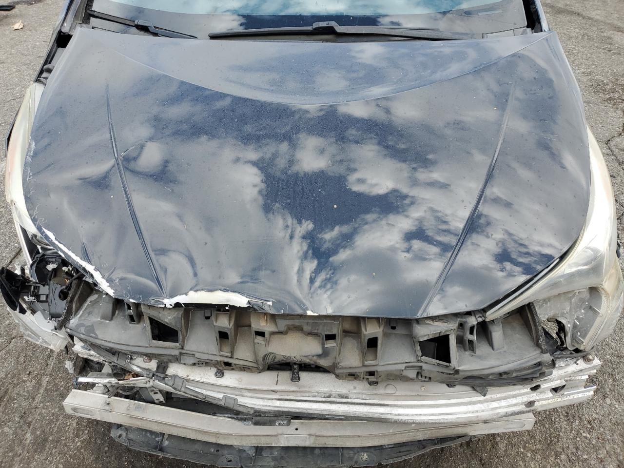 Toyota Prius Image 10