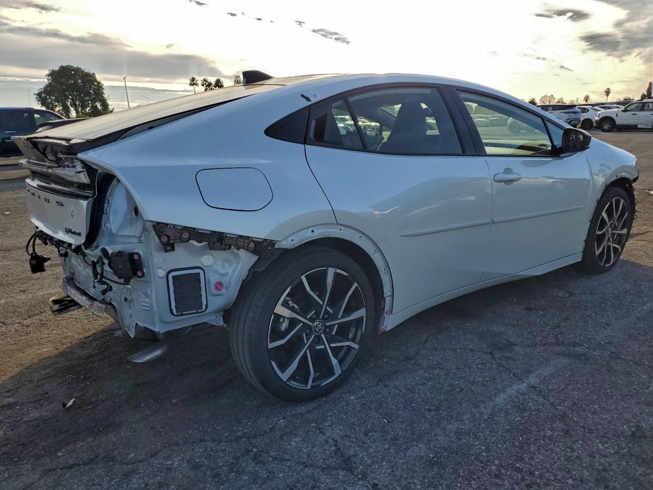 Toyota Prius Se Image 4