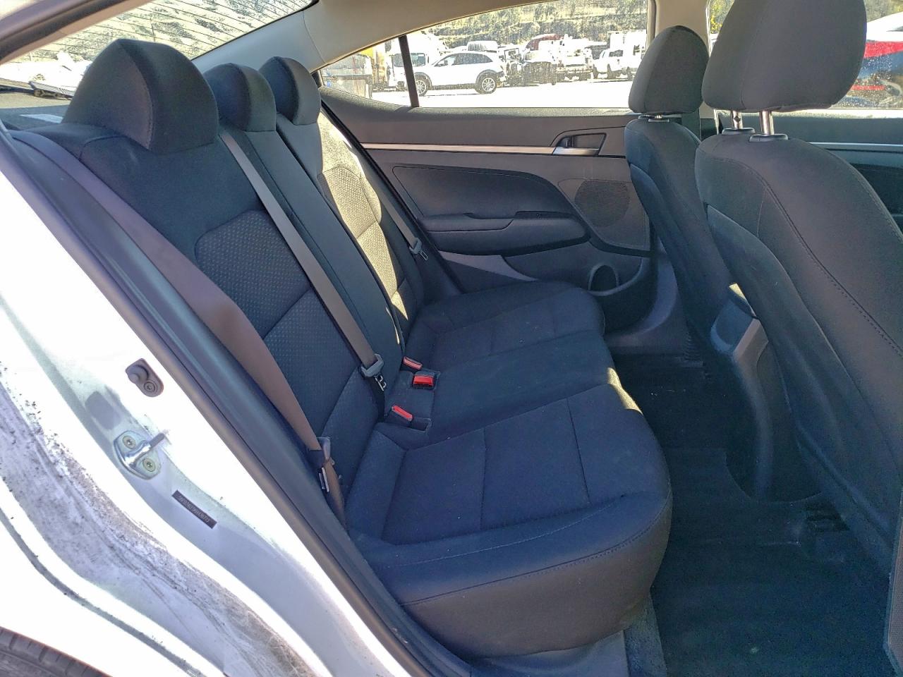 Hyundai ELANTRA Se Image 9