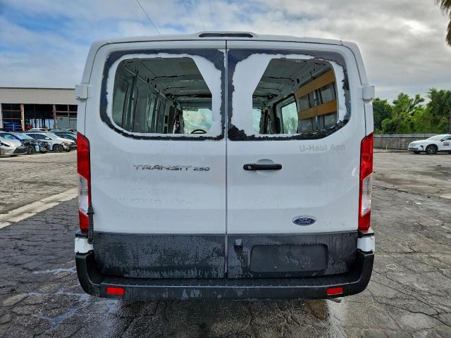 Ford Transit T-250 Image 6