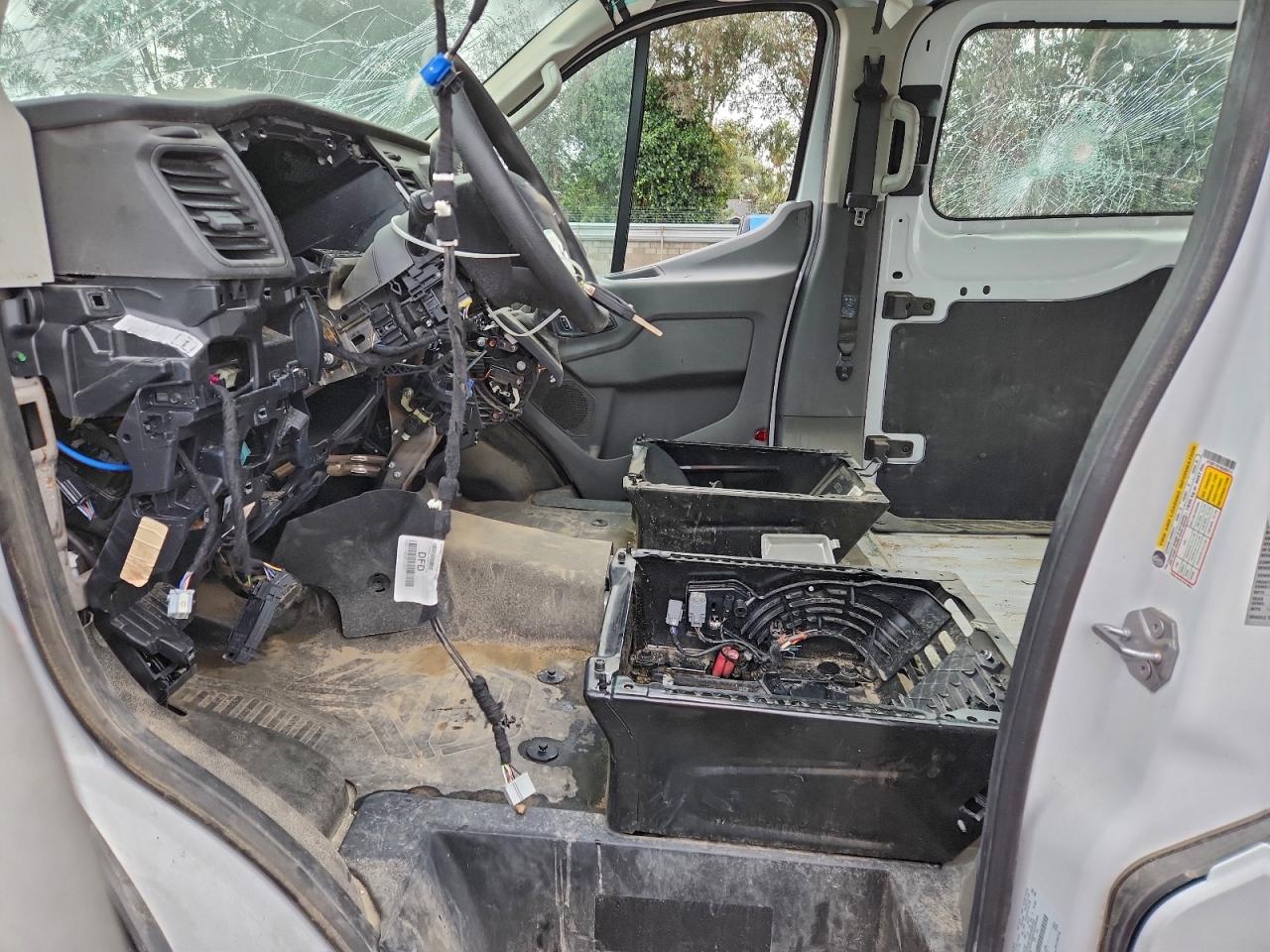 Ford Transit T-250 Image 10