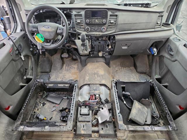 Ford Transit T-250 Image 9