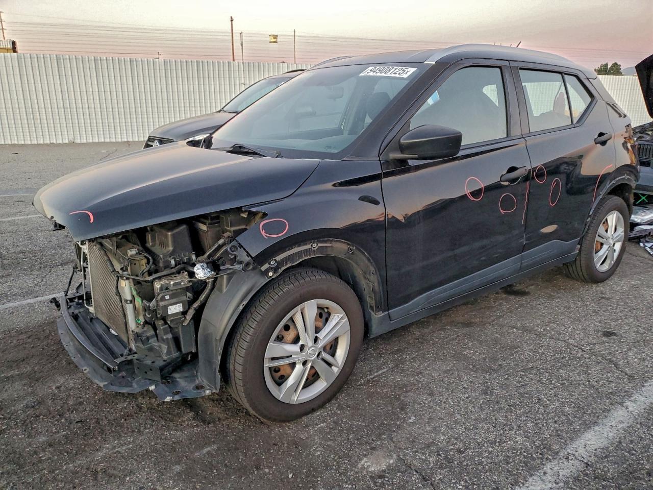 Nissan Kicks S Image 1