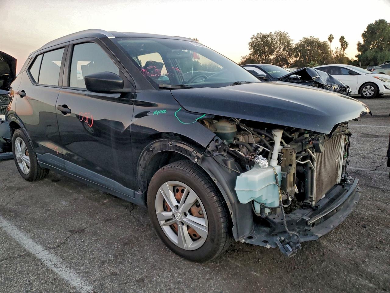 Nissan Kicks S Image 2