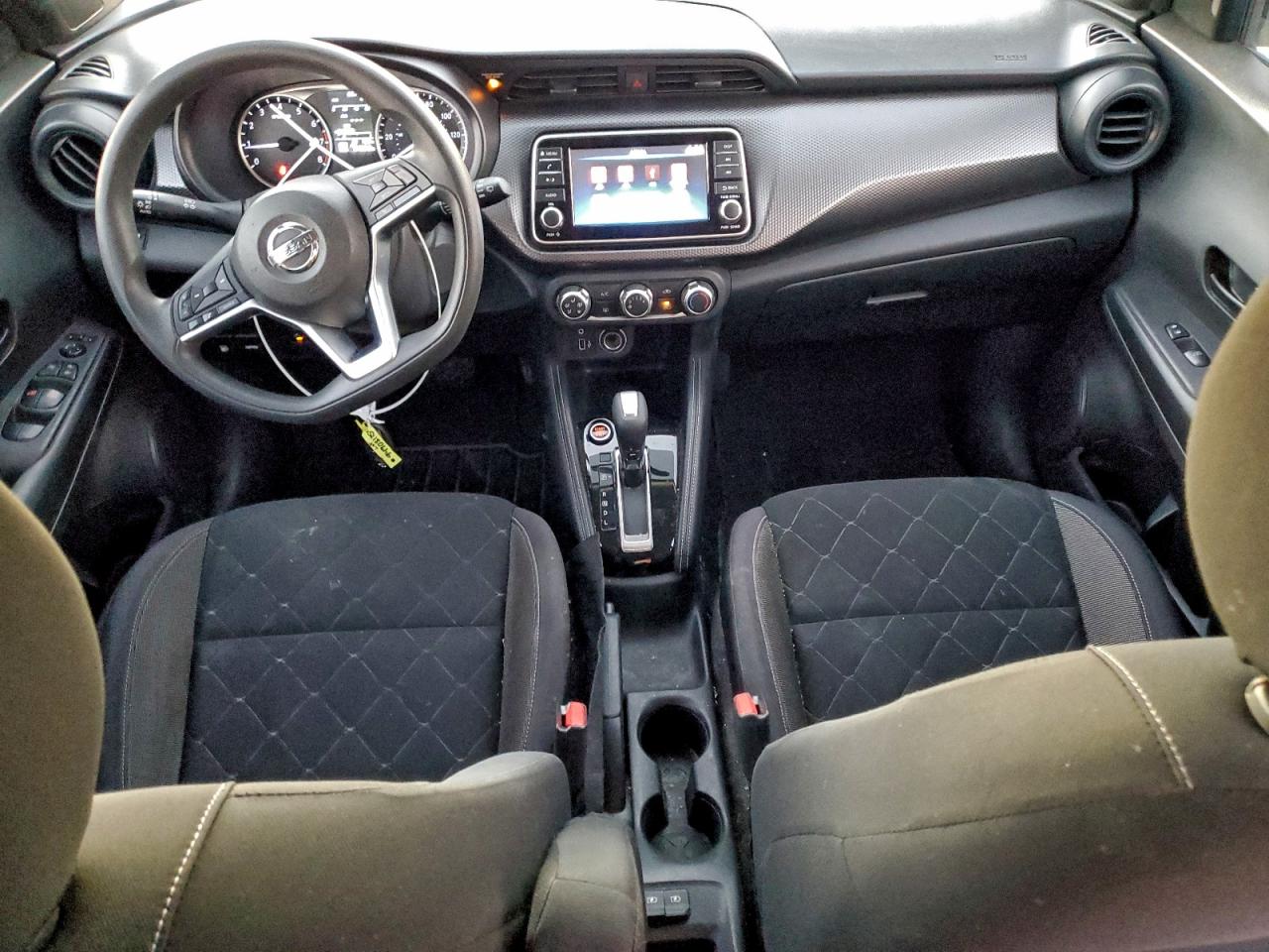 Nissan Kicks S Image 7