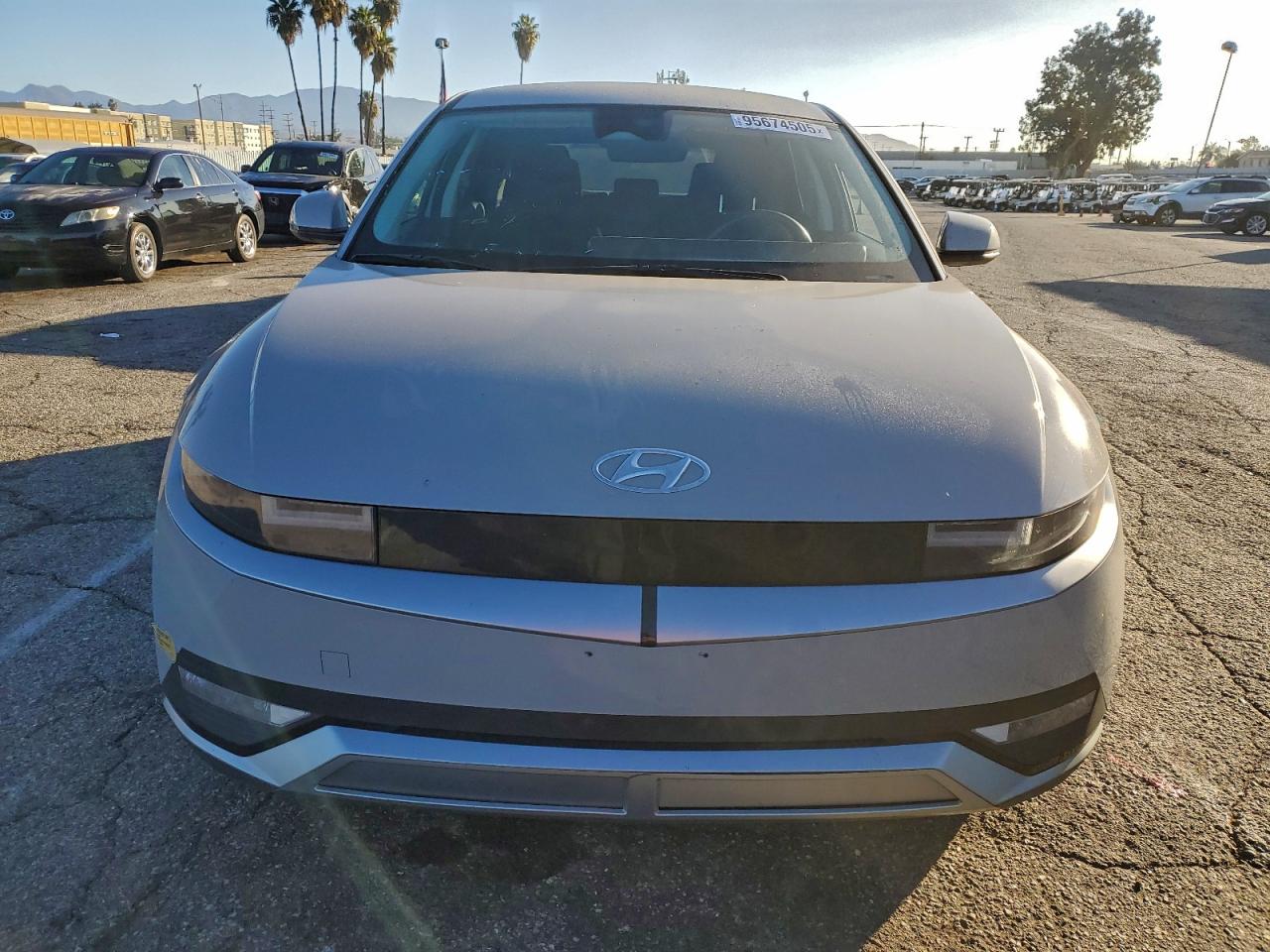 Hyundai Ioniq Se Image 8