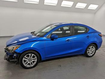  Salvage Toyota Yaris