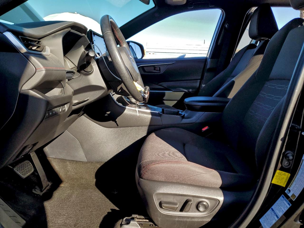 Toyota RAV4 Se Image 5