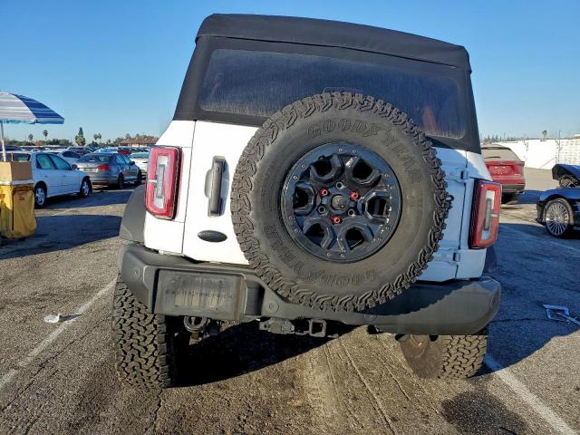 Ford Bronco Base Image 4