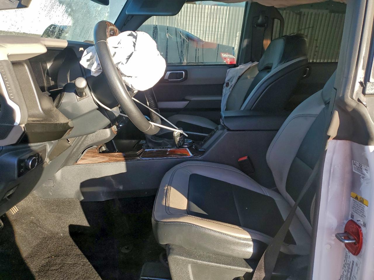 Ford Bronco Base Image 11