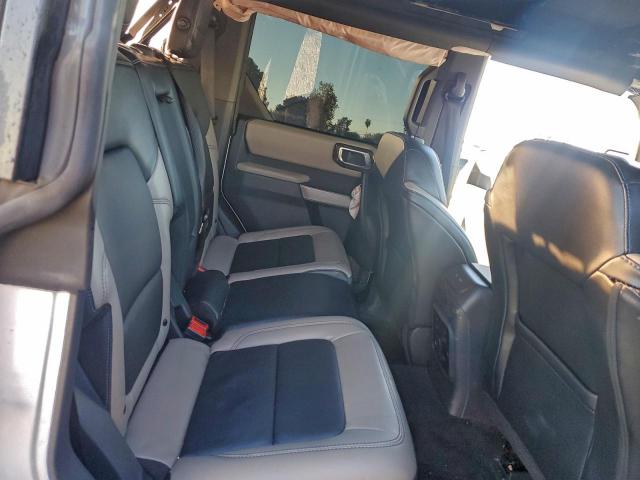 Ford Bronco Base Image 8