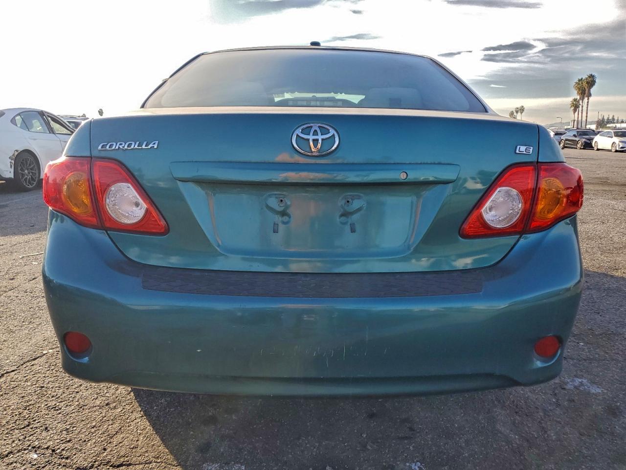 Toyota Corolla Base Image 7