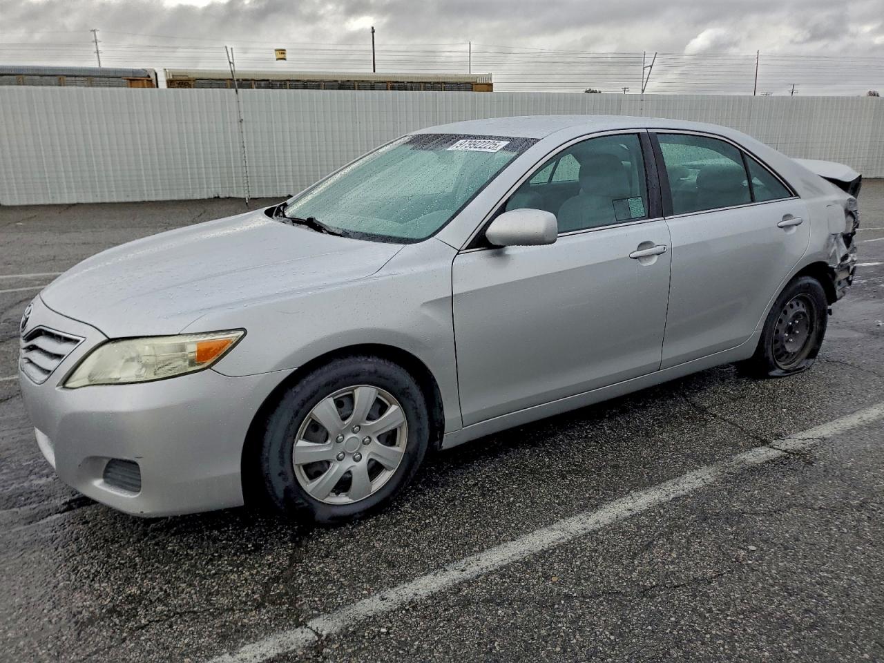 Toyota Camry Base Image 1