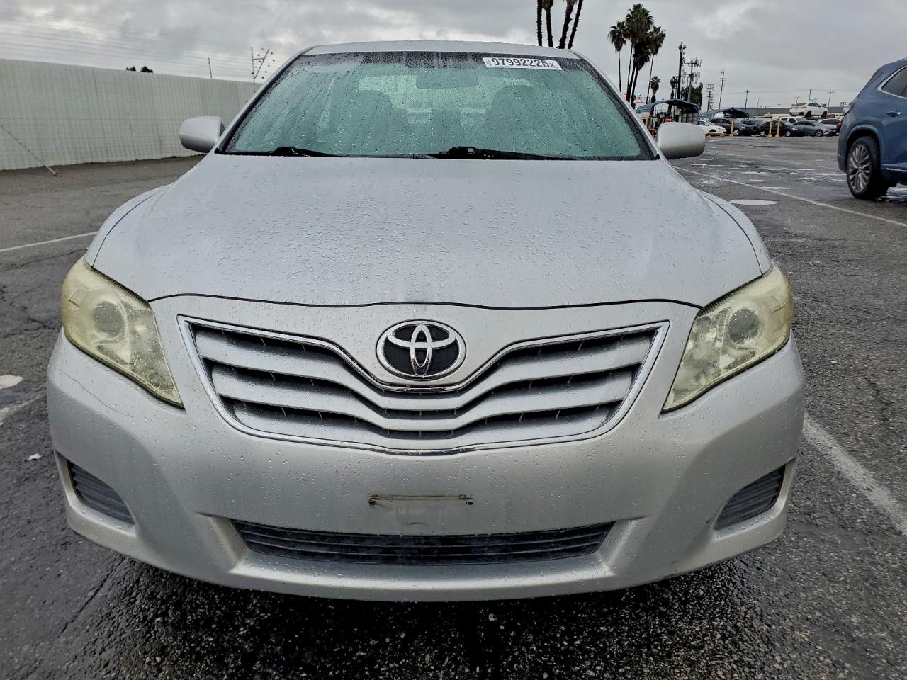 Toyota Camry Base Image 12