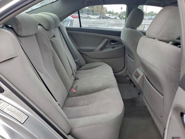 Toyota Camry Base Image 5