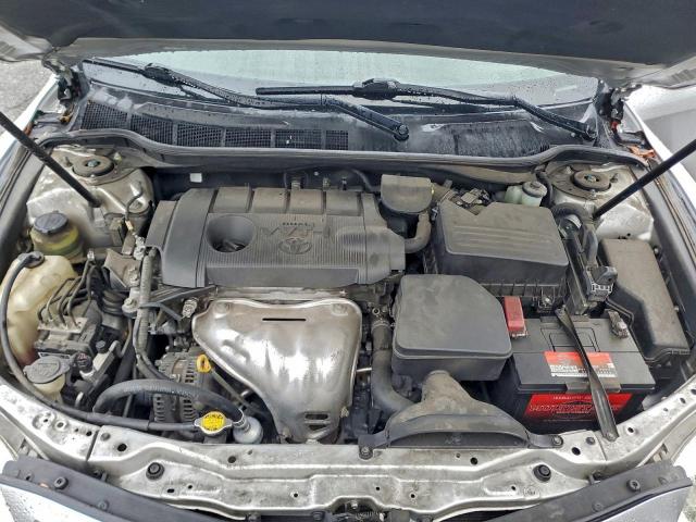 Toyota Camry Base Image 7