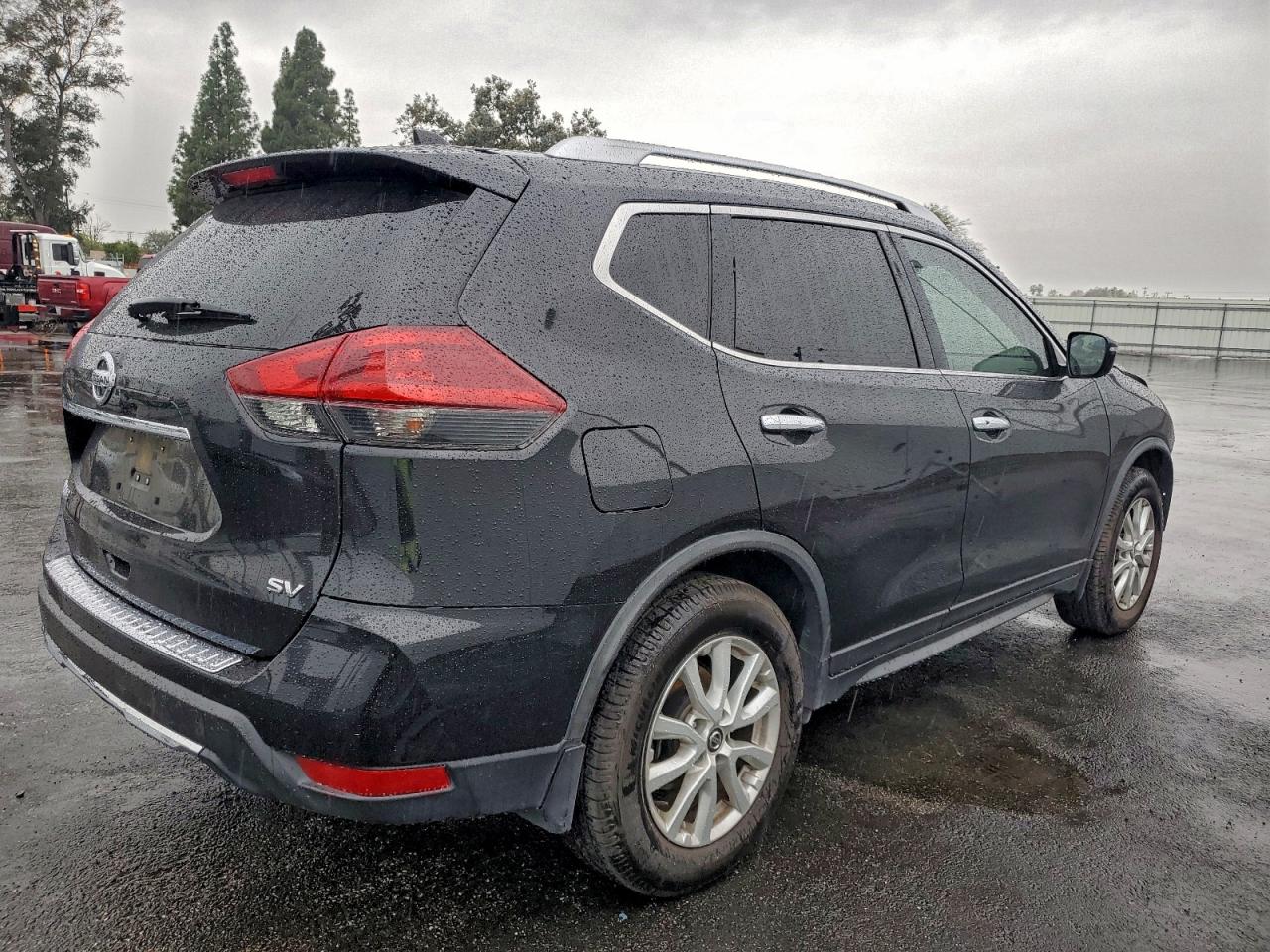 Nissan Rogue S Image 3