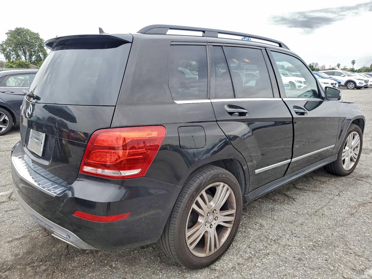 Mercedes-Benz GLK 350 Image 3
