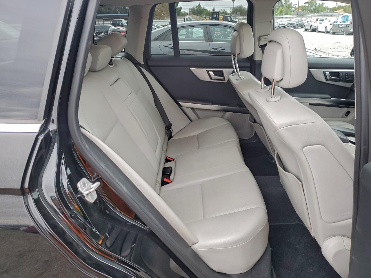 Mercedes-Benz GLK 350 Image 11