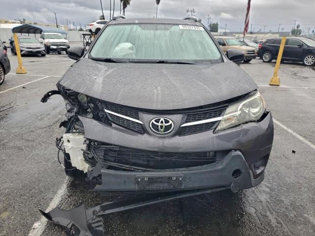 Toyota RAV4 Le Image 11