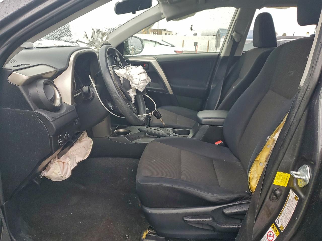 Toyota RAV4 Le Image 3