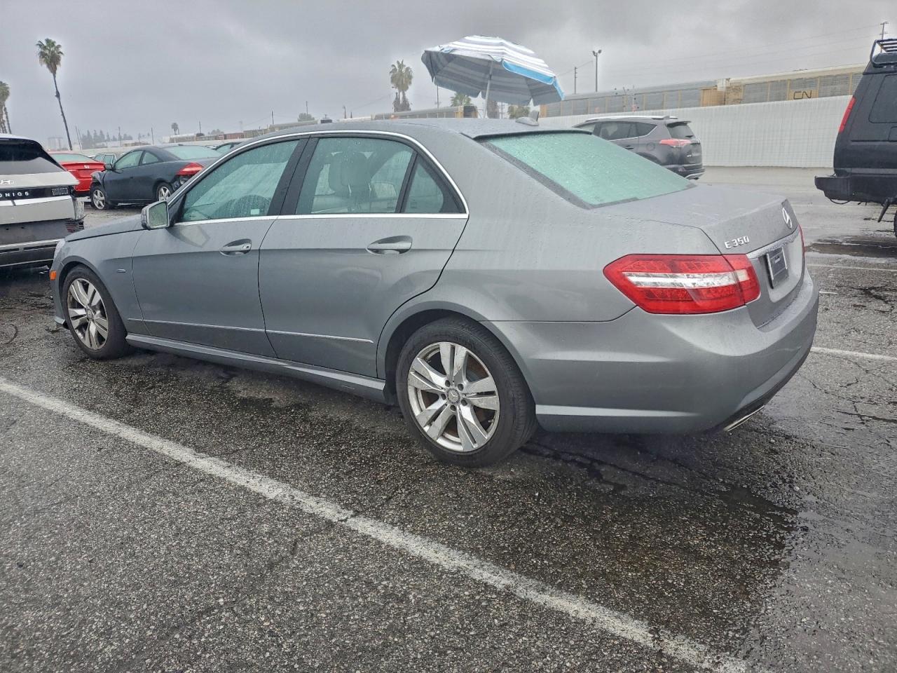 Mercedes-Benz E-Class 350 Bluetec Image 4