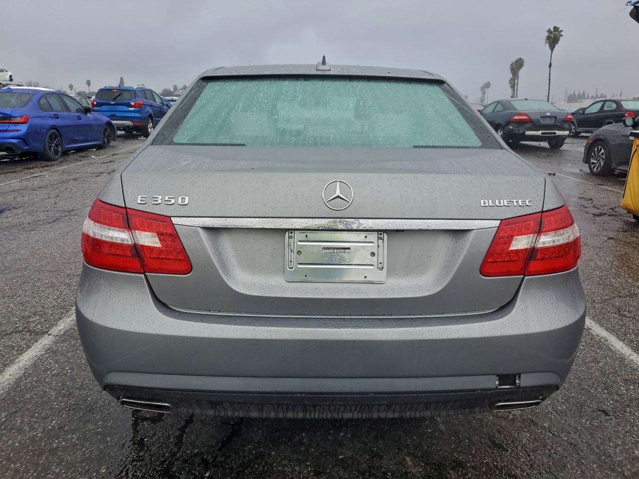 Mercedes-Benz E-Class 350 Bluetec Image 12