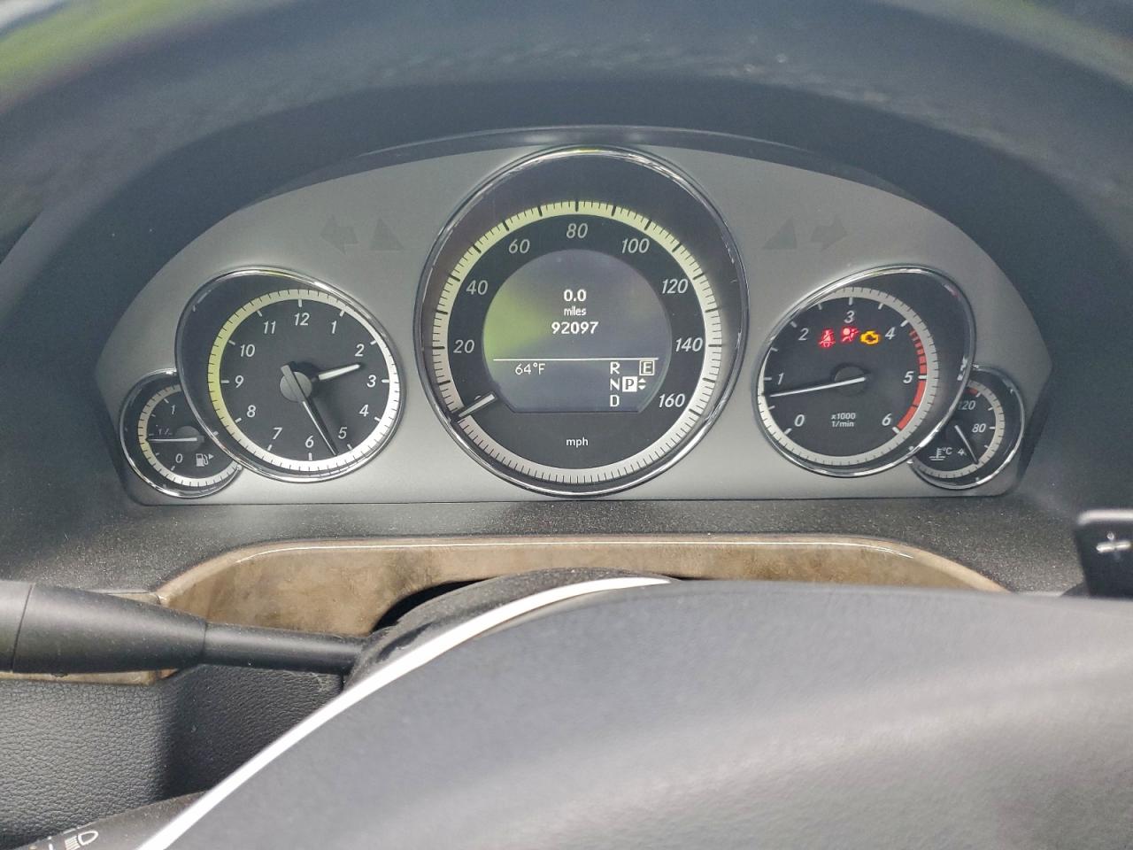 Mercedes-Benz E-Class 350 Bluetec Image 9