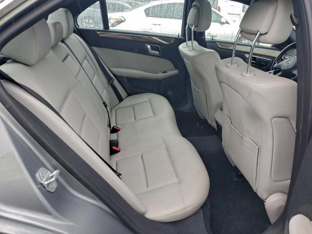 Mercedes-Benz E-Class 350 Bluetec Image 10