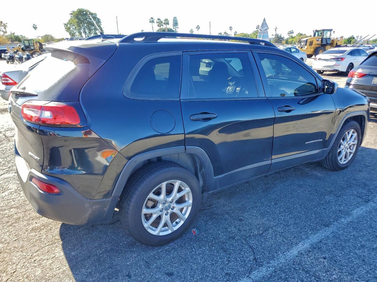 Jeep Grand Cherokee Sport Image 9