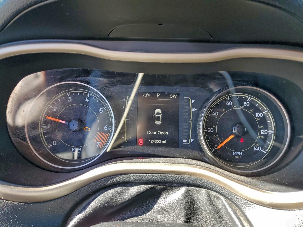 Jeep Grand Cherokee Sport Image 12