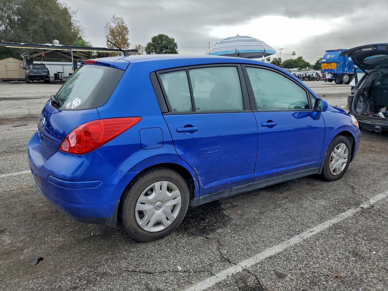 Nissan Versa S Image 2