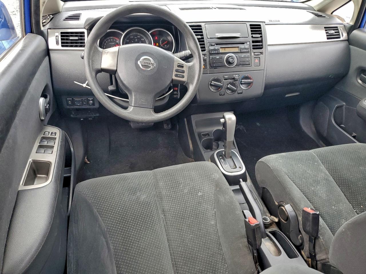 Nissan Versa S Image 6