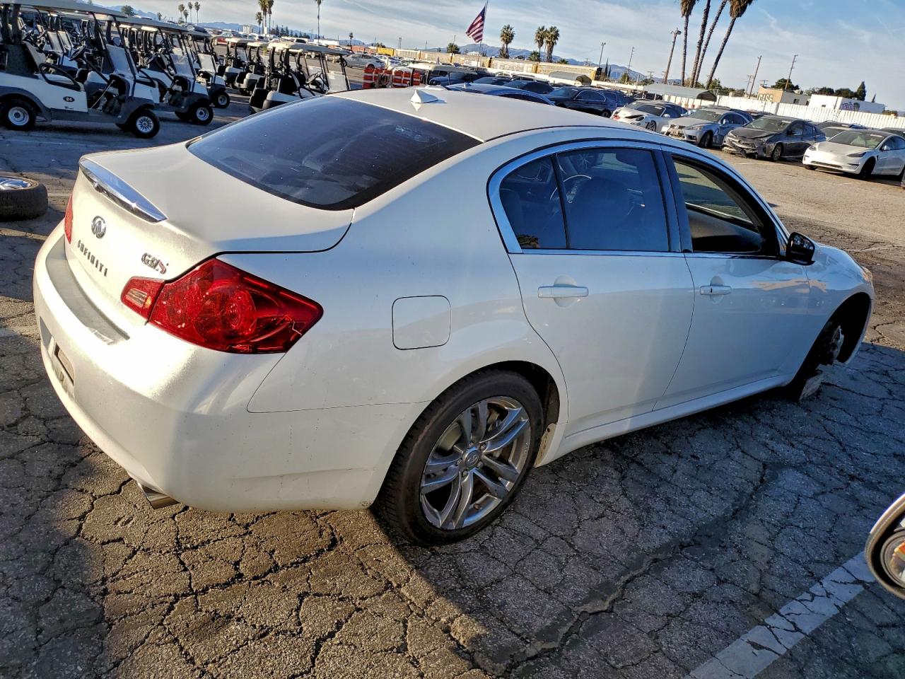 INFINITI G37 Base Image 2