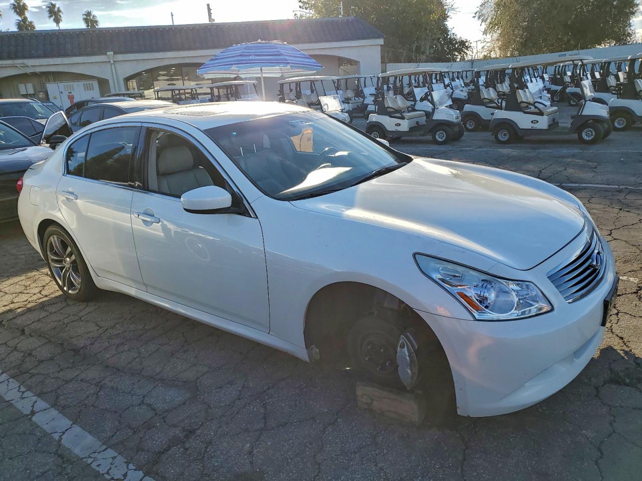 INFINITI G37 Base Image 10