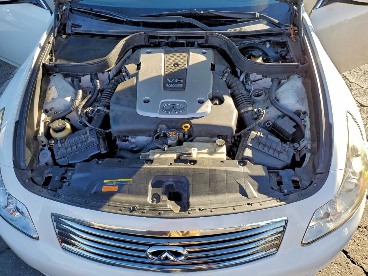 INFINITI G37 Base Image 11